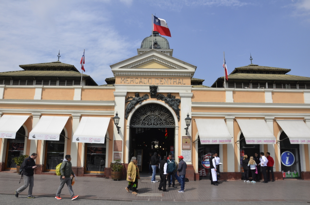 Sehenswürdigkeiten Chile wie der Mercado Central in Santiago de Chile